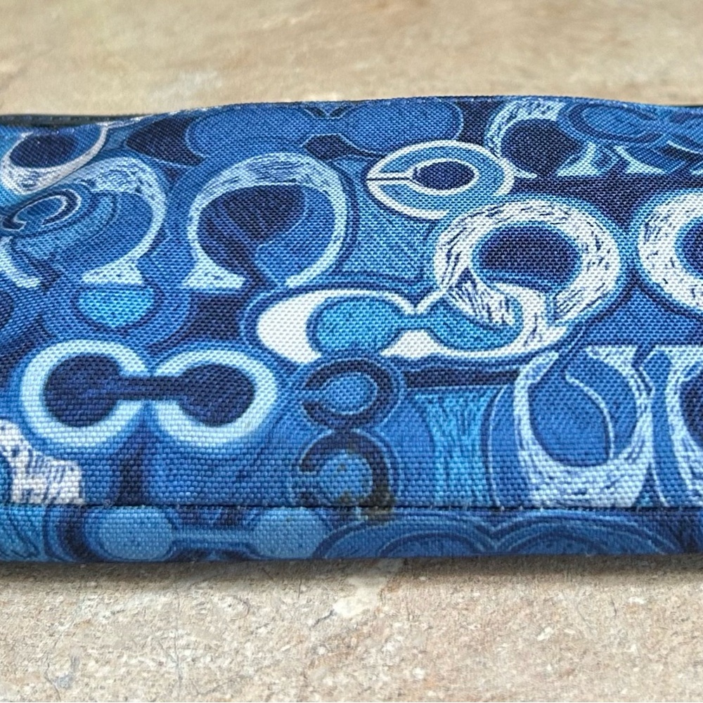 Coach Poppy Signature C Wristlet - Picture 3 of 7